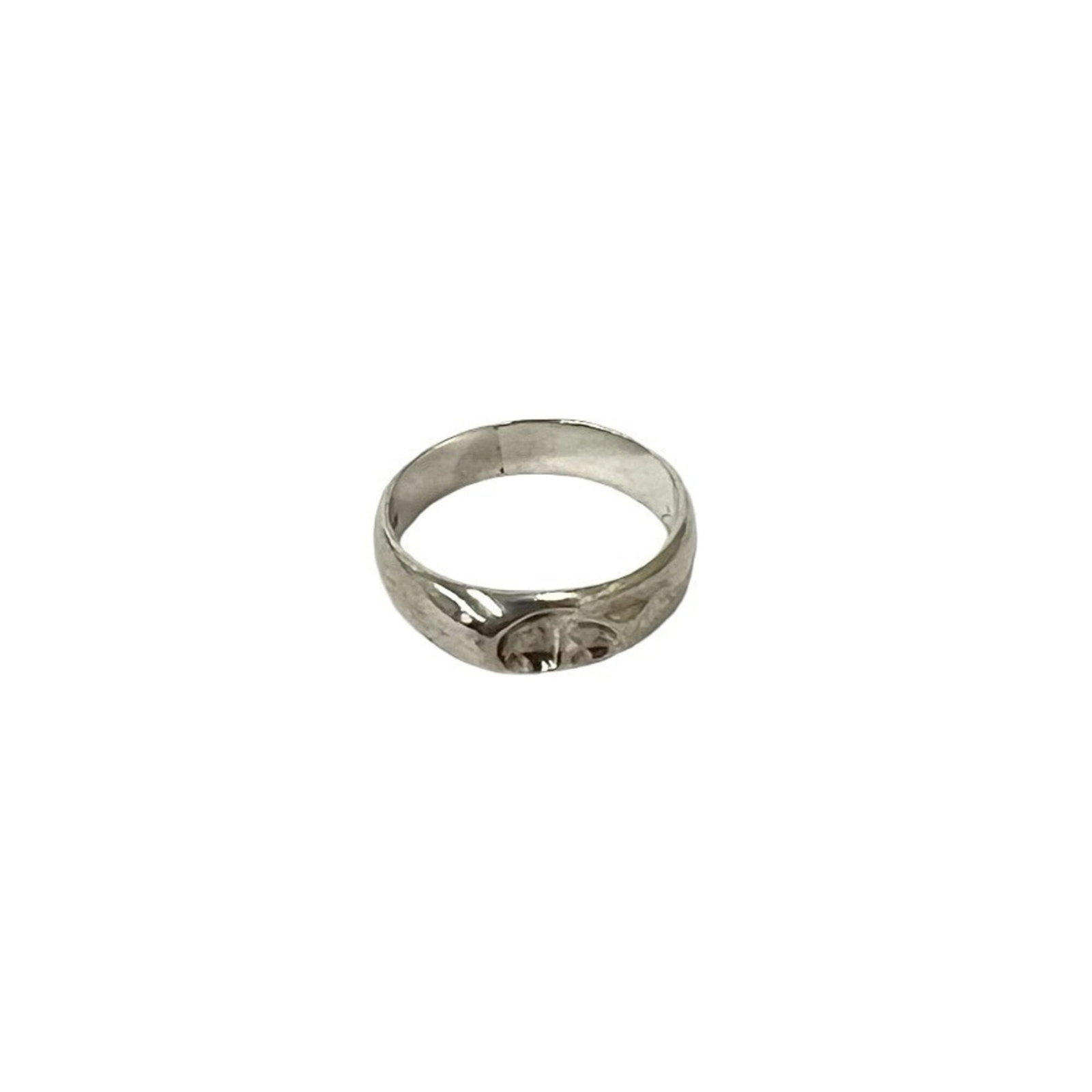 TIFFANY Band Ring Silver 925: TIFFANY Band Ring Silver 925 Silver 925 band ring from Tiffany, featuring a classic design. The ring shows signs of wear, including scratches and scuffs, but remains fully functional. Available in US 