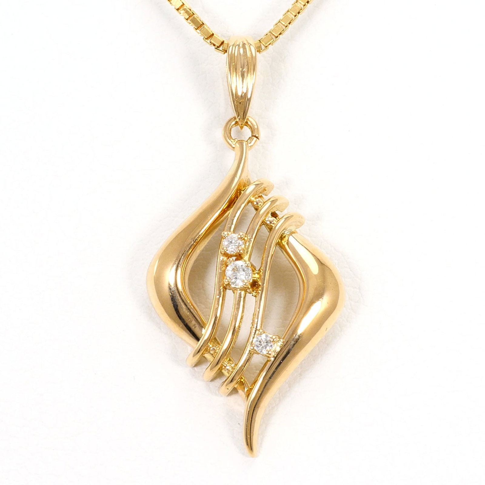Yellow Gold (18K) (1 of 7)