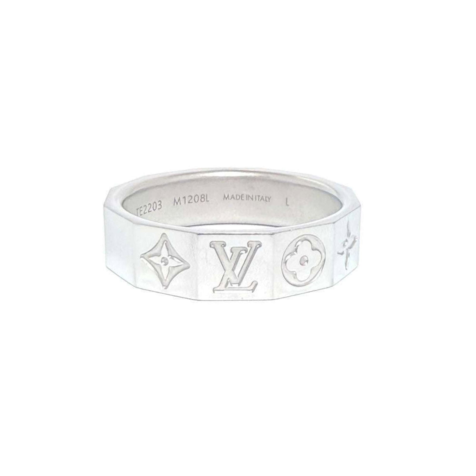 LOUIS VUITTON Band Ring Metal: LOUIS VUITTON Band Ring Metal Metal band ring from Louis Vuitton, a classic design element of the iconic brand. The item features a metal construction and a US size 10 fit, with minor signs of wear an