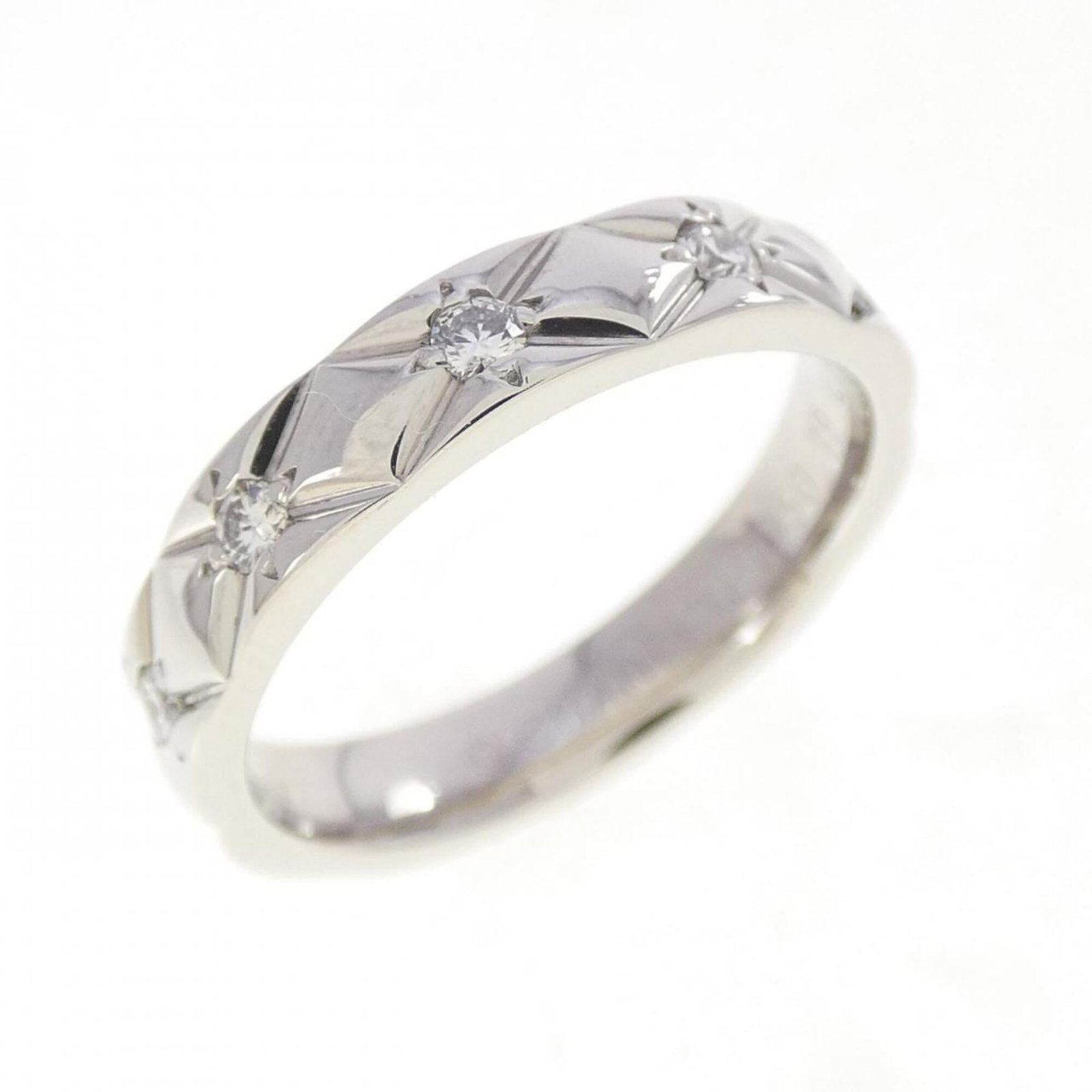 CHANEL Band Ring Platinum 950: CHANEL Band Ring Platinum 950 Platinum 950 band ring from CHANEL, featuring a diamond stone and a sleek, modern design. The ring is made from high-quality platinum and is in very good condition, with 