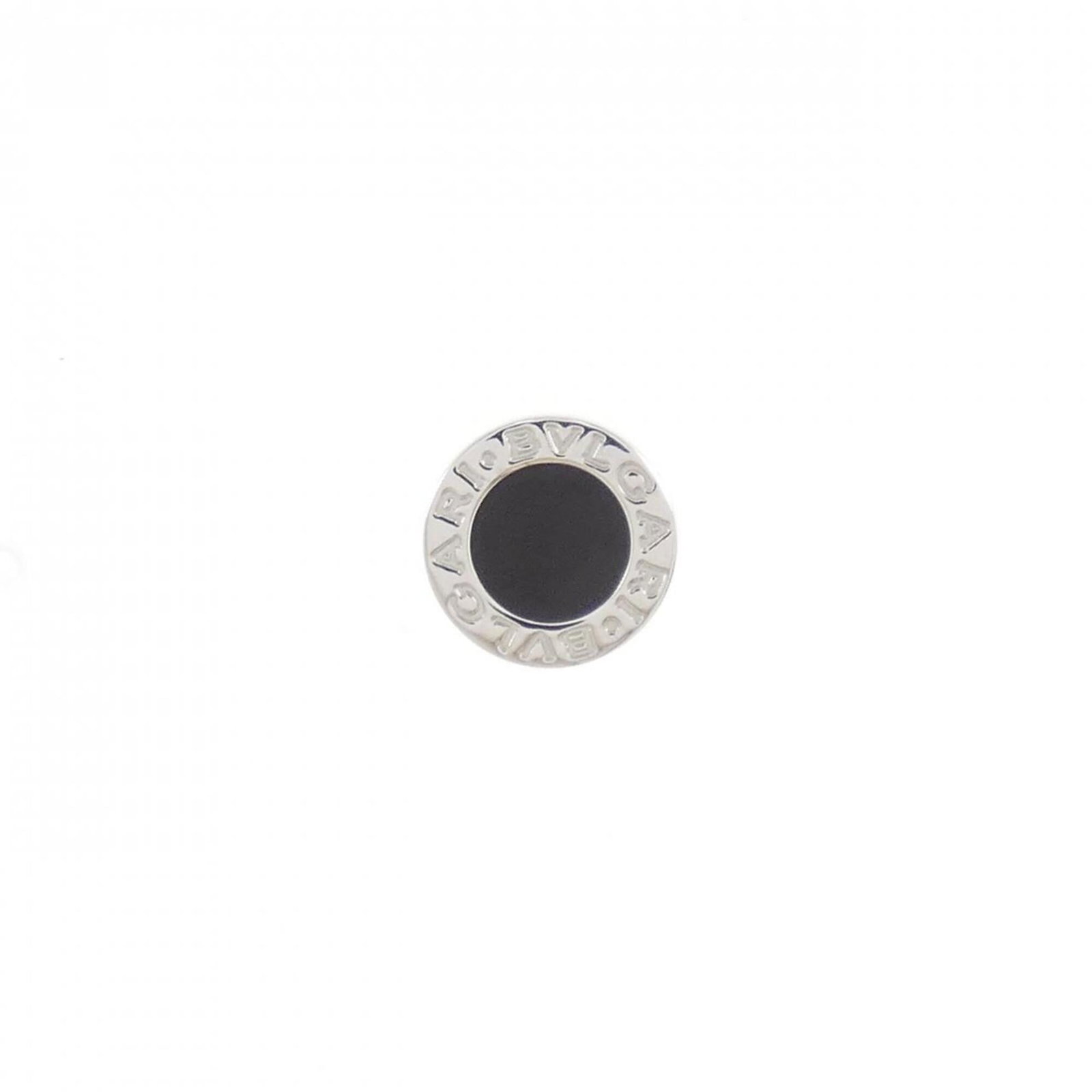 BVLGARI Stud Earrings White Gold (18K): BVLGARI Stud Earrings White Gold (18K) BVLGARI Stud Earrings White Gold (18K) are a sophisticated accessory for women, featuring a sleek design with an onyx stone set in 18K white gold. Gently used