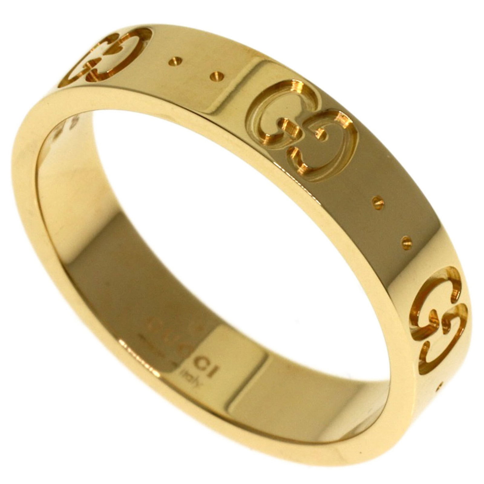 GUCCI Band Ring Yellow Gold (18K): GUCCI Band Ring Yellow Gold (18K) Yellow gold (18K) band ring from Gucci, featuring a classic design with a subtle touch of luxury. This gently used ring has minor signs of wear, with small scratches 