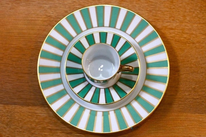 Green Espresso Cup Trio Saucer Plate Italy Set Amadeus Plate Saucer: Green Espresso Cup Trio Saucer Plate Italy Set Amadeus Plate Saucer Item Specifics: Number Of Items In Set: NA Origin: NA Antique: NA Shape: NA Occasion: NA Item Length: NA Vintage: NA Care Instructio
