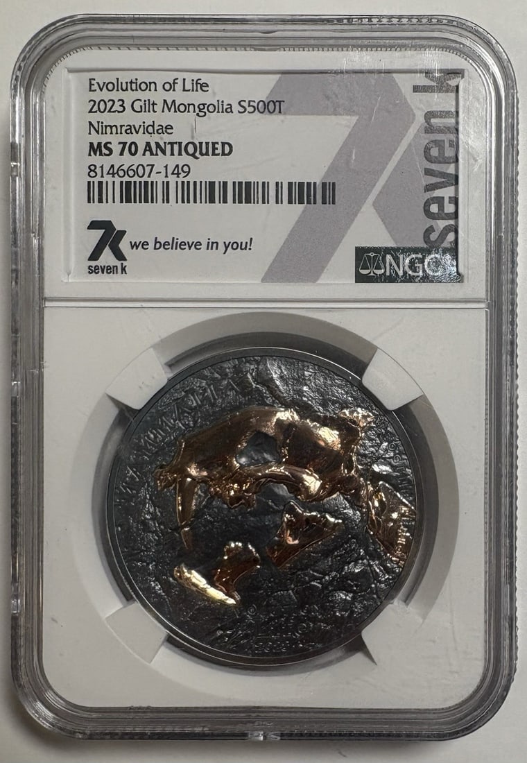 EVOLUTION LIFE NGC MS70 ANTIQUED GILT 500T MONGOLIA NIMRAVIDAE 2023: EVOLUTION LIFE NGC MS70 ANTIQUED GILT 500T MONGOLIA NIMRAVIDAE 2023 The EVOLUTION LIFE NGC MS70 ANTIQUED GILT 500T MONGOLIA NIMRAVIDAE 2023 is a stunning 1 oz silver coin featuring a unique design. St