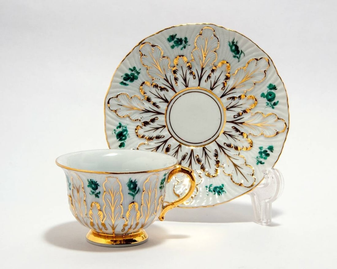 Meissen Acanthus Relief Cup Saucer 22K Gold Leuteritz Antique Porcelain: Meissen Acanthus Relief Cup Saucer 22K Gold Leuteritz Antique Porcelain Item Specifics: Origin: Dresden Number Of Items In Set: NA Shape: Round Signed By: NA Occasion: NA Keeps Cold For: NA Vintage: N