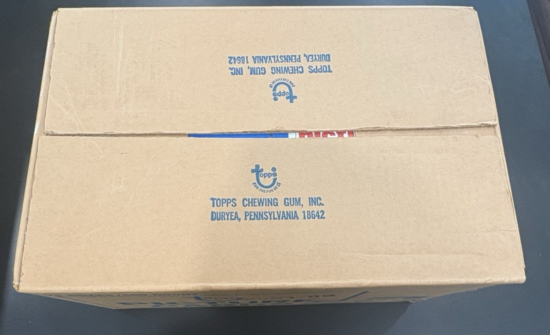 TOPPS BASEBALL VENDING BOX CASES SEALED 24 BOXES 1989: TOPPS BASEBALL VENDING BOX CASES SEALED 24 BOXES 1989 Sealed Topps Baseball Vending Box Cases from the 1989 Season - 24 boxes total, featuring iconic players like Barry Bonds and Bo Jackson. These vin