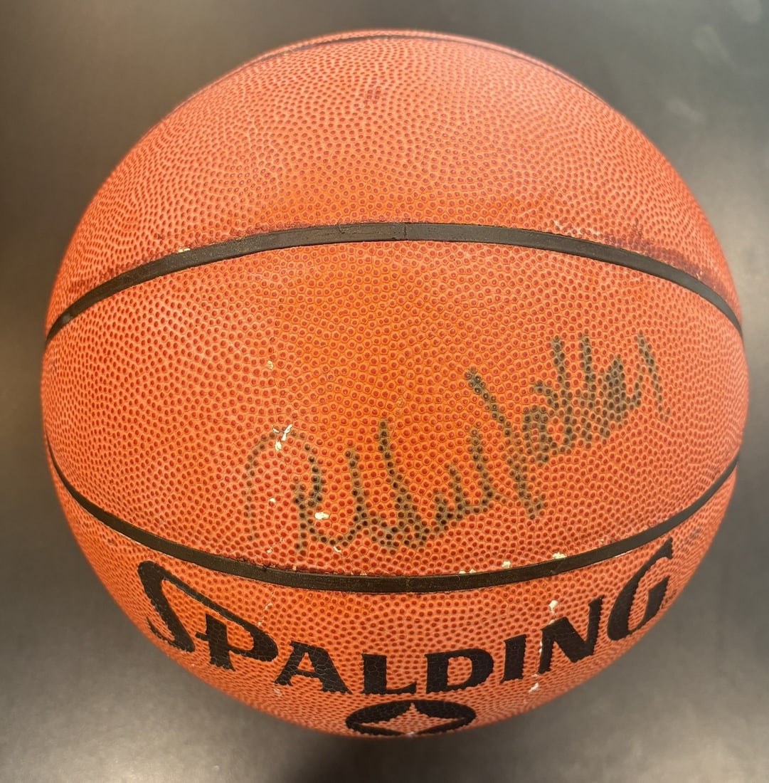 KAREEM ABDUL JABAAR OFFICAL SPALDING SIGNED NBA BASKETBALL JSA LOA: KAREEM ABDUL JABAAR OFFICAL SPALDING SIGNED NBA BASKETBALL JSA LOA Item Specifics: Player: Kareem Abdul-Jabbar Signed: Yes Original/Reprint: Original Autograph Authentication: James Spence Authenticat