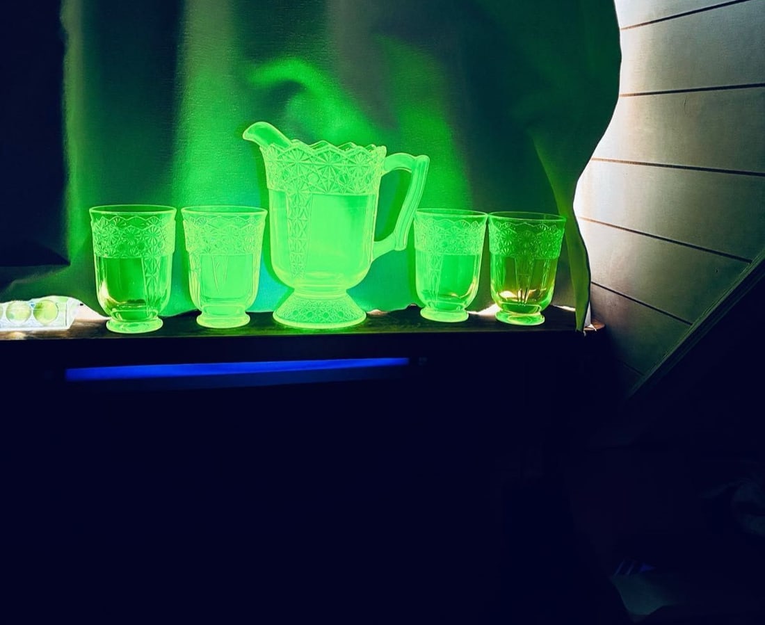 Mosser Vaseline Queen Uranium Depression Glass Pitcher Set of 4 Vintage: Mosser Vaseline Queen Uranium Depression Glass Pitcher Set of 4 Vintage Item Specifics: Number Of Items In Set: 4 Origin: USA Antique: No Shape: Round Item Length: Cup D4.3" Vintage: Yes Care