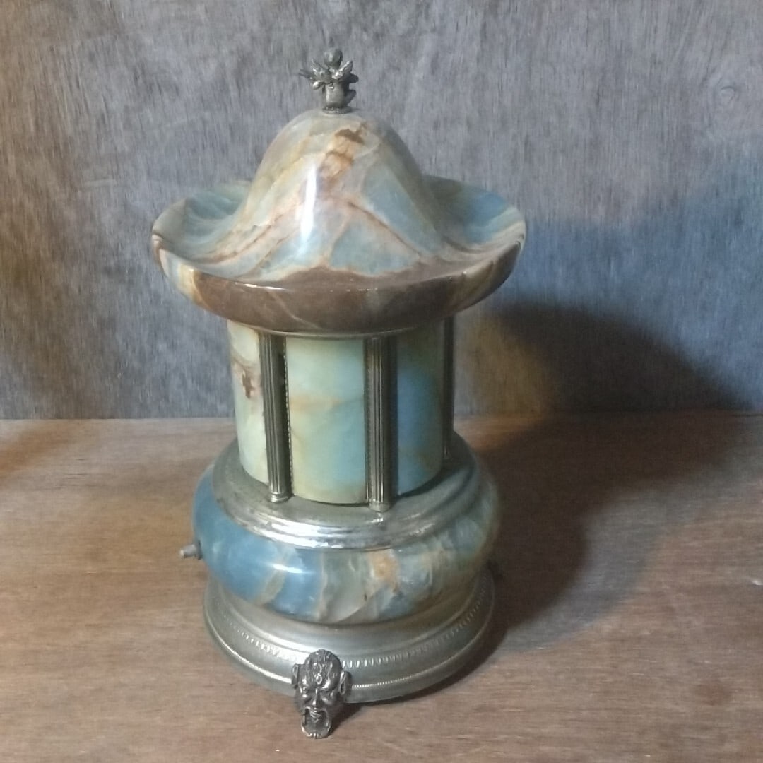 Italy Lipstick Holder Rouge Case Cigarette Marble Music Box Antique Reuge: Italy Lipstick Holder Rouge Case Cigarette Marble Music Box Antique Reuge Item Specifics: Brand: Reuge Handmade: NA California Prop 65 Warning: NA Product Disclaimer: Measurements approximate; colors