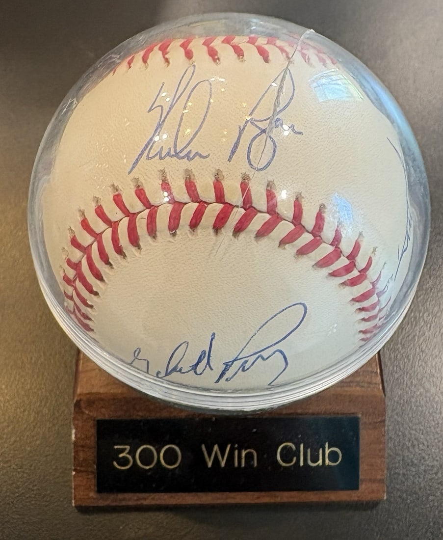 300 WIN CLUB SIGNED BASEBALL 8 JSA LOA 8 SIGNED RYAN/ SEAVER/ NIEKRO/ SPAHN: 300 WIN CLUB SIGNED BASEBALL 8 JSA LOA 8 SIGNED RYAN/ SEAVER/ NIEKRO/ SPAHN This 300 WIN CLUB SIGNED BASEBALL features authentic signatures from Ryan, Seaver, Niekro, and Spahn, all verified by Profes