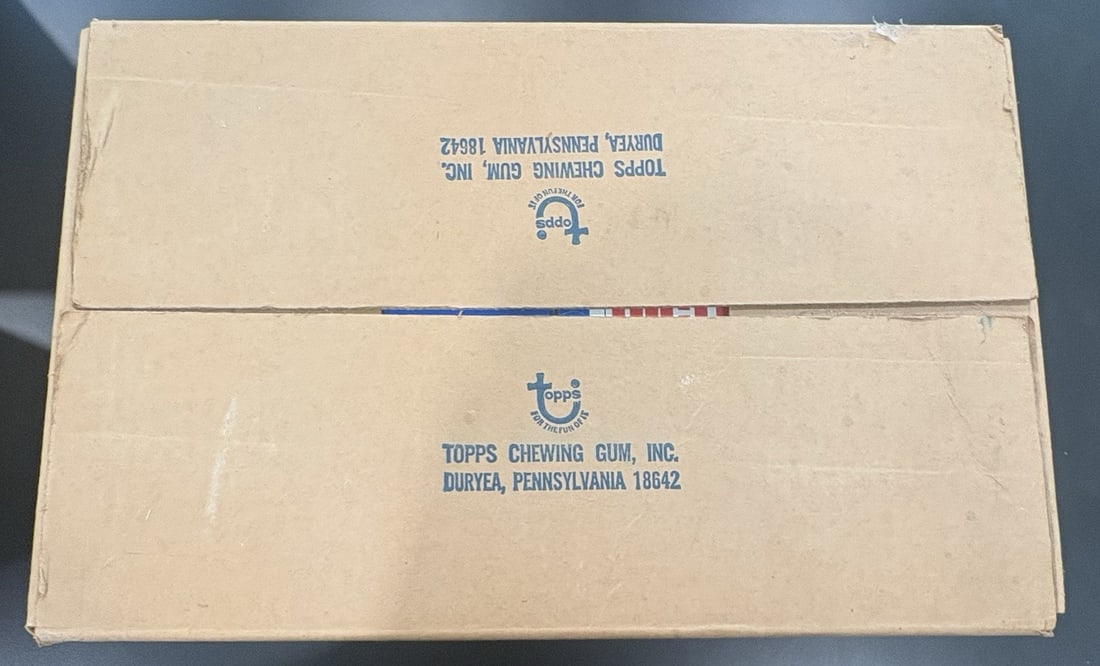 1988 TOPPS BASEBALL VENDING BOX CASES - 24 BOXES - SEALED: 1988 TOPPS BASEBALL VENDING BOX CASES - 24 BOXES - SEALED Sealed in their original packaging, this collection of 24 1988 Topps baseball vending box cases is a rare find for any serious collector. Each