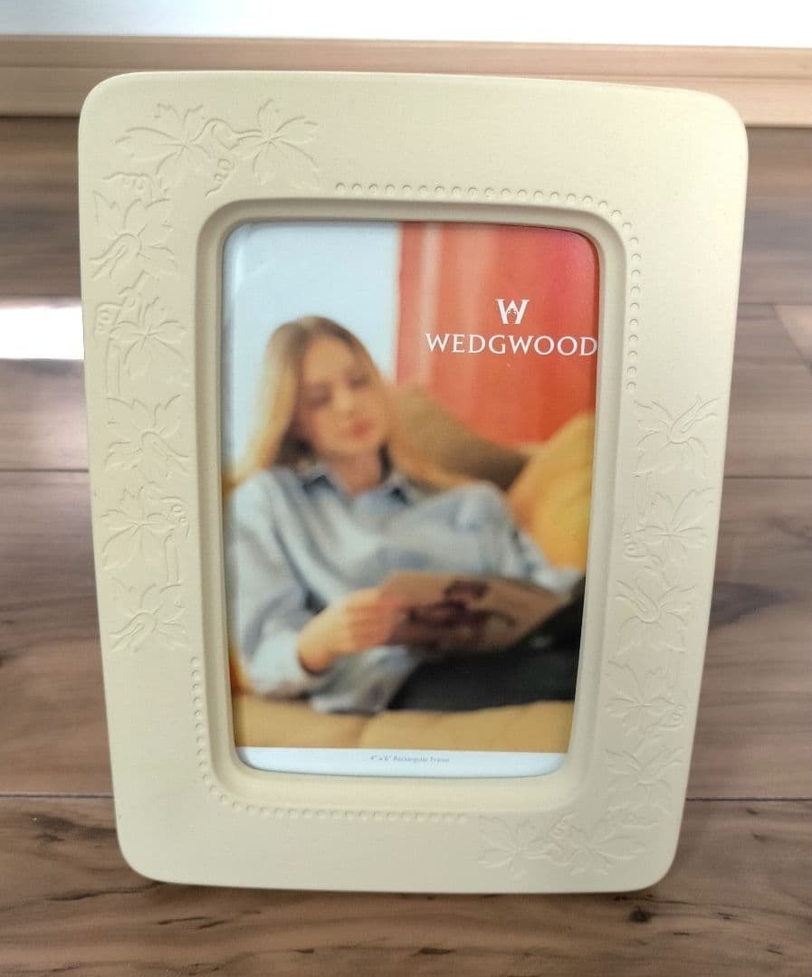 Wedgwood Ivory Picture Frame Hand Carved Ceramic England Interior Decor Rare: Wedgwood Ivory Picture Frame Hand Carved Ceramic England Interior Decor Rare Item Specifics: Antique: NA Shape: NA Item Width (Interior): NA Occasion: NA Size: NA Viewing Angle: NA Item Length: NA Pho