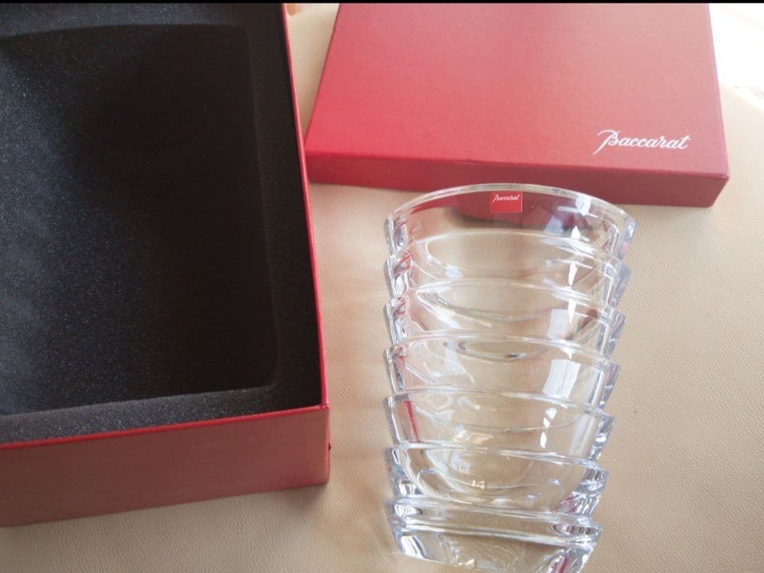 Clear Crystal Rare Collectible Flower Arlequin Baccarat Vase: Clear Crystal Rare Collectible Flower Arlequin Baccarat Vase Item Specifics: Pattern: Arlequin Antique: No Color: Clear Material: Crystal Glass Subject: Interior Vintage: No Brand: Baccarat Type: Vase