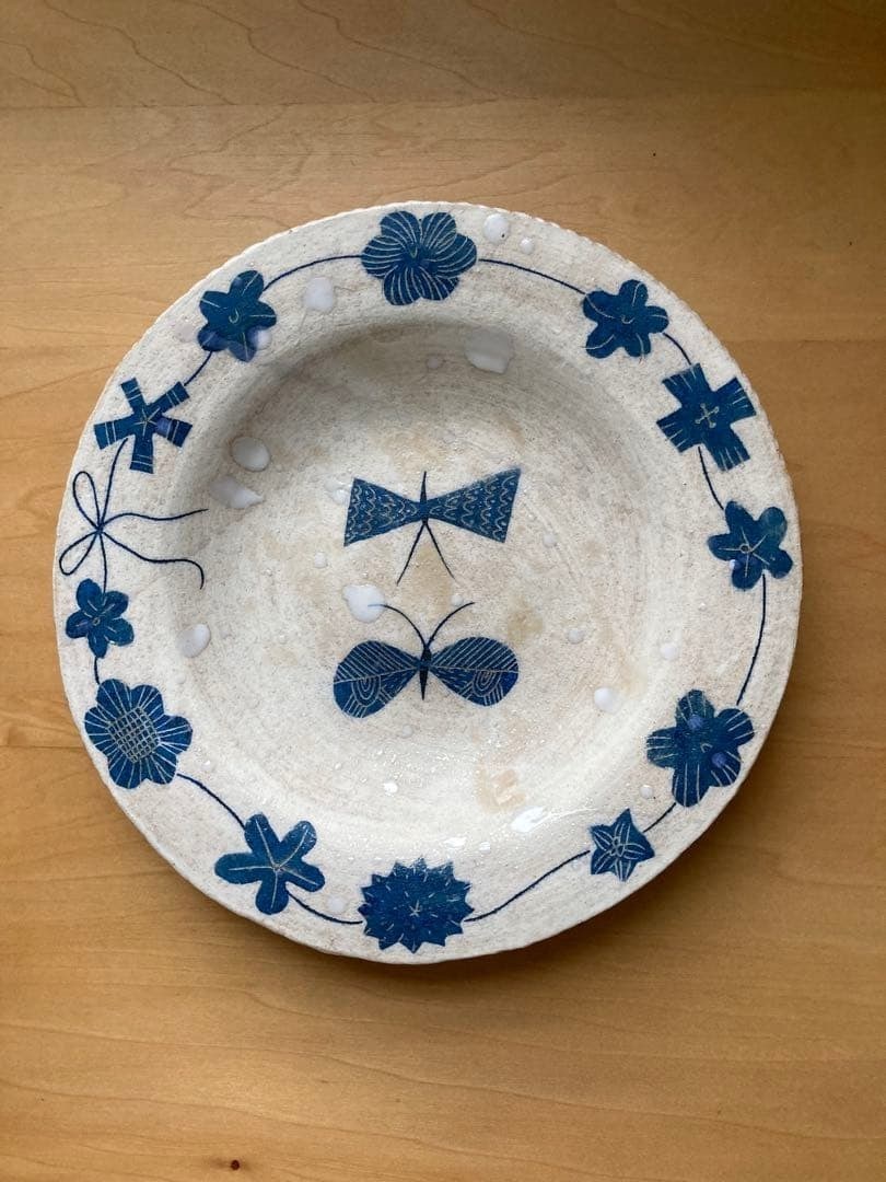 Makoto Kagoshima Round Plate Butterfly 8.3in Handcrafted Japanese Ceramic Art: Makoto Kagoshima Round Plate Butterfly 8.3in Handcrafted Japanese Ceramic Art Item Specifics: Number Of Items In Set: 1 Pattern: Butterfly Shape: Round Occasion: All Occasions Color: Multicolor Set In