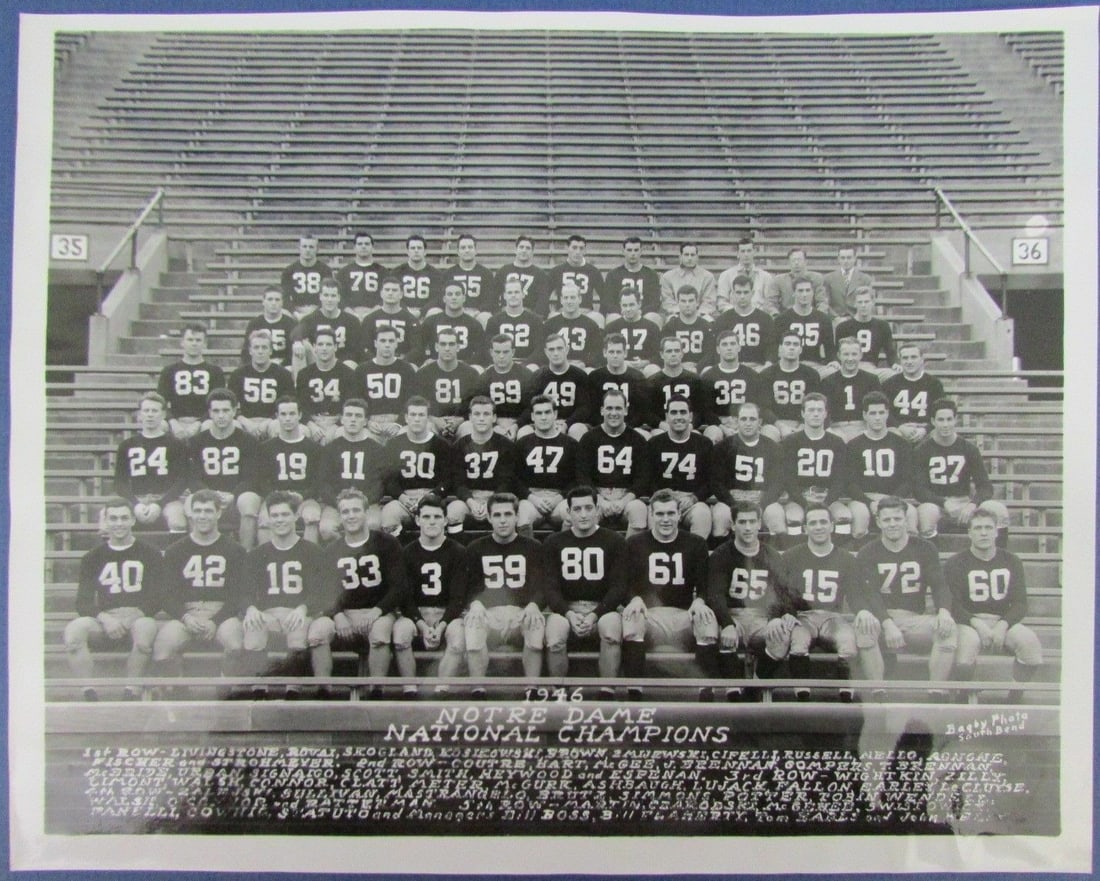 1946 National Champions Notre Dame Fighting Irish 8x10 Original Photo 126321: 1946 National Champions Notre Dame Fighting Irish 8x10 Original Photo 126321 Original 1946 National Champions Notre Dame Fighting Irish 8x10 Photo. This historic photo, measuring 8x10 inches,