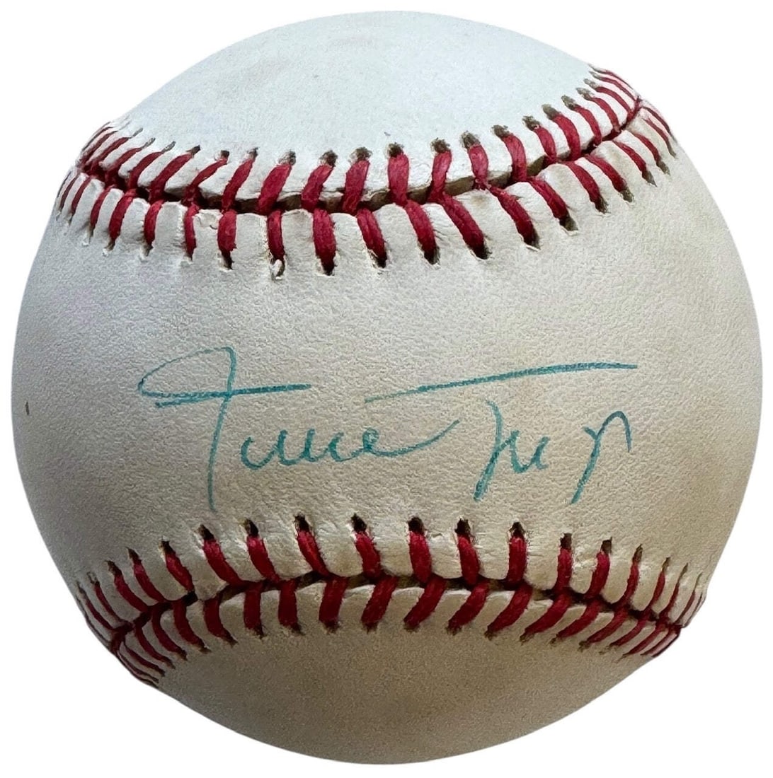 Willie Mays Autographed Official Major League Baseball (PSA Auto Grade 8) (1 of 3)