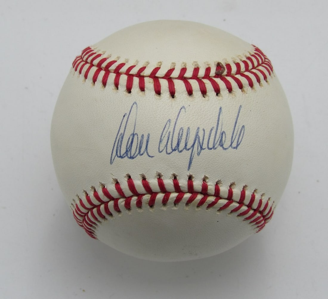 Signed Los Angeles Dodgers Baseball PSA/ DNA HOF Don Drysdale 191695: Signed Los Angeles Dodgers Baseball PSA/ DNA HOF Don Drysdale 191695 Signed by Don Drysdale, a legendary pitcher for the Los Angeles Dodgers, this baseball is a unique piece of sports history. The PSA