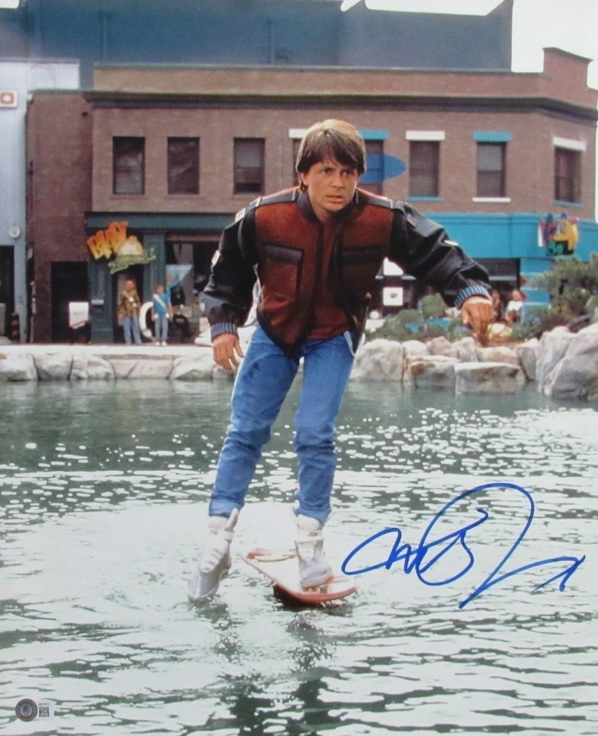 Michael J Fox Autographed 16x20 Photo Back To The Future Beckett 173647: Michael J Fox Autographed 16x20 Photo Back To The Future Beckett 173647 Michael J Fox's iconic image from the Back to the Future franchise is captured in this 16x20 photo, bearing his autograph. The B