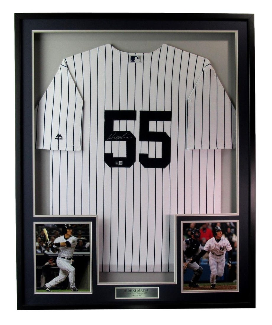 Framed Autographed Beckett Matsui Hideki New York Jersey 188534: Framed Autographed Beckett Matsui Hideki New York Jersey 188534 Framed and autographed by Jim Grabowski, this 1969 Topps card #124 features a signature from a notable NFL player. The card is part of t