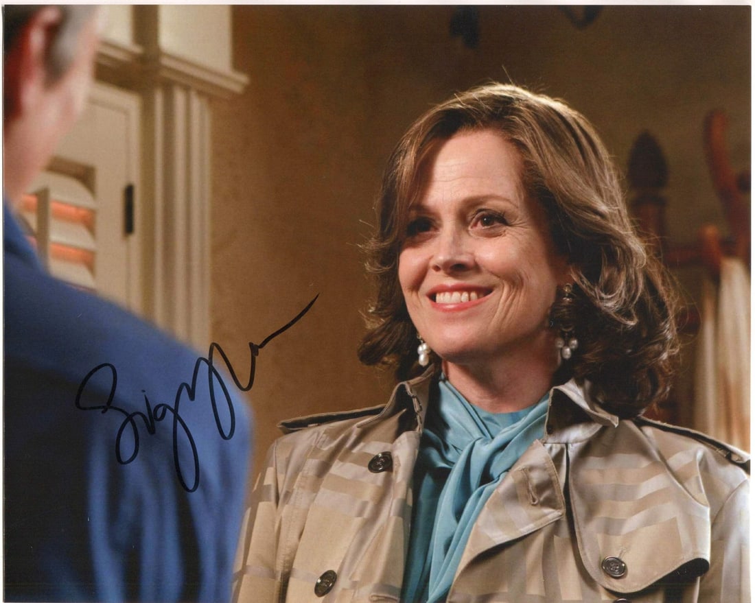 Weaver Sigourney Autographed Photo 8x10 (1 of 1)
