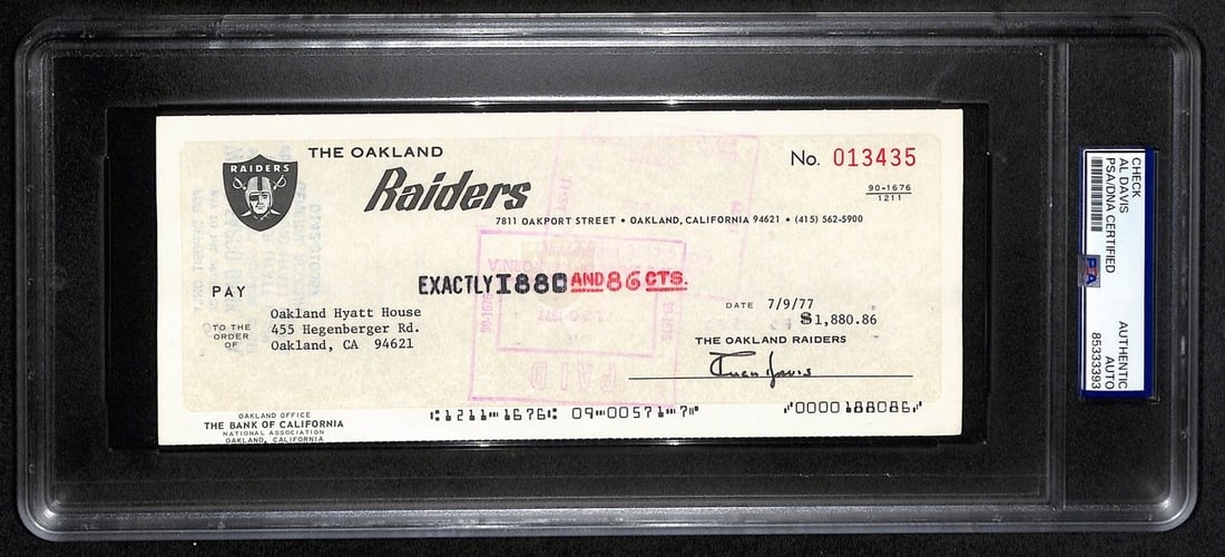 Al Davis HOF Signed/ Autographed 8.5x3.5 Bank Check Raiders PSA/ DNA 193223: Al Davis HOF Signed/ Autographed 8.5x3.5 Bank Check Raiders PSA/ DNA 193223 Item Specifics: Original/Reprint: Original Player: Al Davis Product: Check Signed: YES Sport: Football Product Disclaimer: N