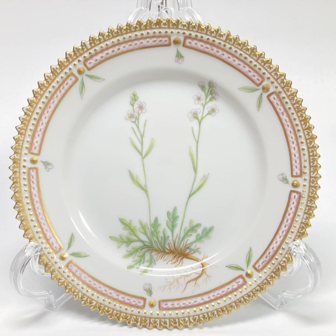 ROYAL COPENHAGEN Flora Danica First-class Porcelain Plate Small Dish 14.5 cm 24K: ROYAL COPENHAGEN Flora Danica First-class Porcelain Plate Small Dish 14.5 cm 24K Item Specifics: Antique: No Pattern: Flora Danica Shape: Round Occasion: All Occasions Color: Multicolor Set Includes: 