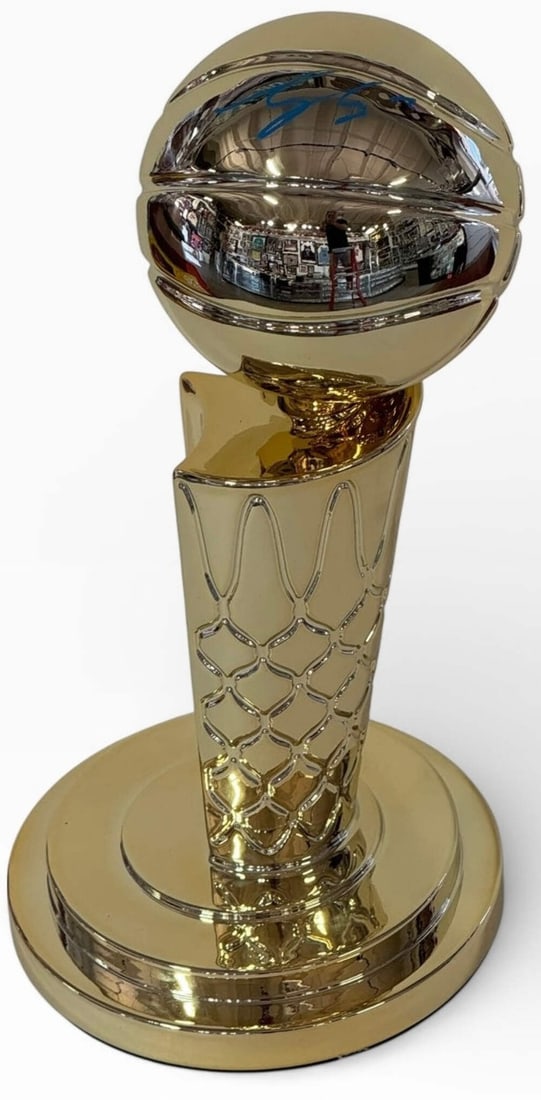 Gilgeous-Alexander Autographed Replica Trophy Finals NBA (1 of 5)