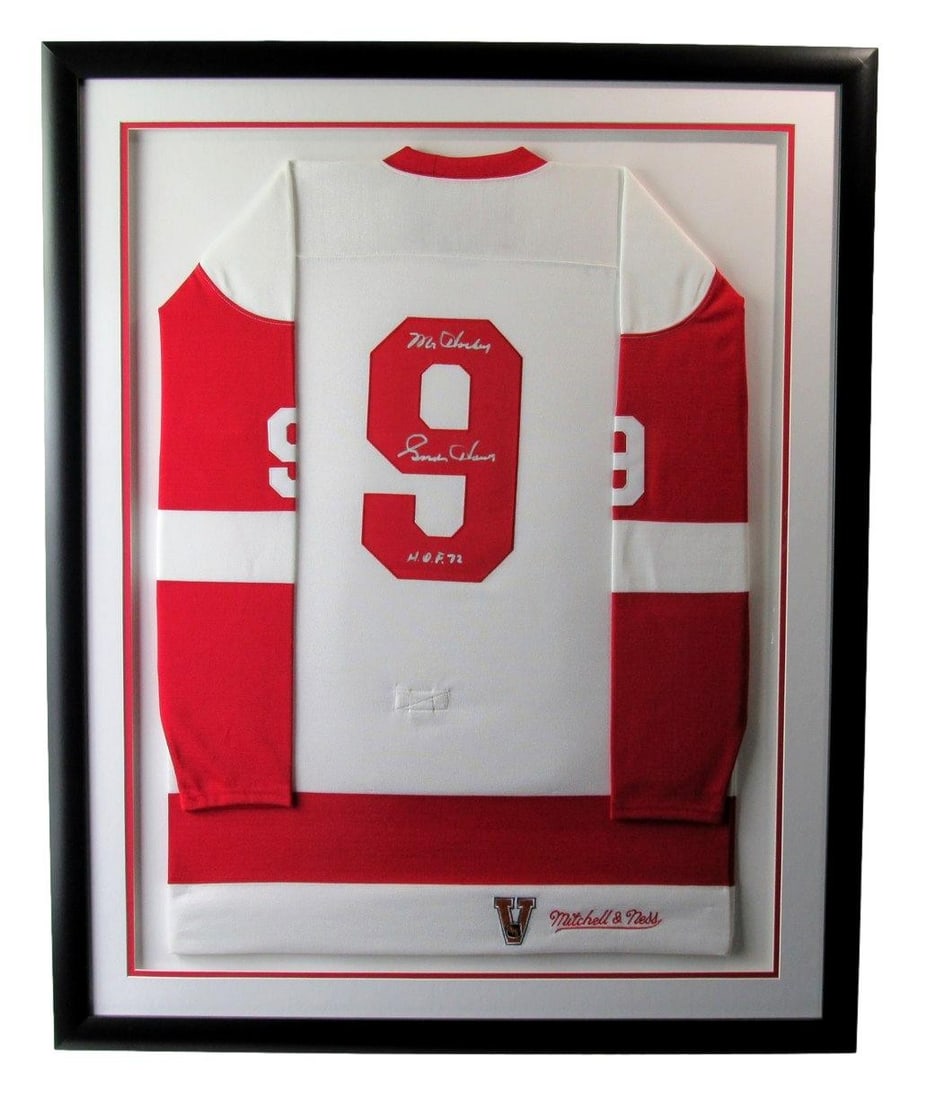 Gordie Howe HOF Signed/ Inscribed Hockey Jersey Detroit Red Wings Framed 185646: Gordie Howe HOF Signed/ Inscribed Hockey Jersey Detroit Red Wings Framed 185646 Signed by the legendary Yogi Berra, this 1985 Topps Circle K Card #33 features the iconic Yankees legend. The card is of