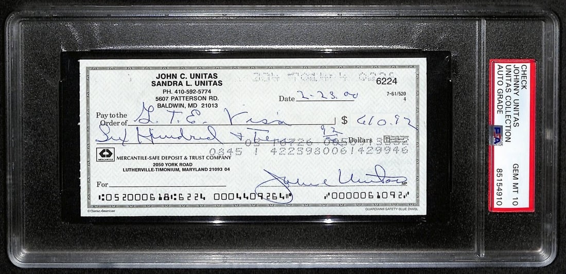 Johnny Unitas HOF Signed/ Auto 2000 Bank Check Colts PSA/ DNA GEM MT 10 189584: Johnny Unitas HOF Signed/ Auto 2000 Bank Check Colts PSA/ DNA GEM MT 10 189584 Johnny Unitas, a legendary quarterback in the NFL, has signed a 2000 bank check for the Baltimore Colts. This PSA/DNA