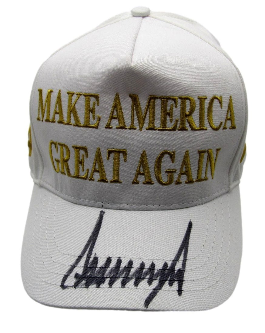 President Donald Trump Signed "Make America Great Again" Baseball Hat PSA/ DNA (1 of 10)