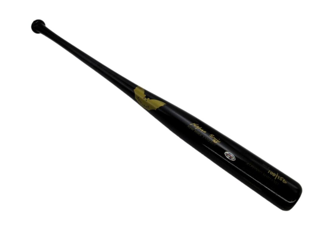 Signed Soriano Sam Alfonso NY IXL52 Yankees Rookie Year Bat 2001 Auto Model Game: Signed Soriano Sam Alfonso NY IXL52 Yankees Rookie Year Bat 2001 Auto Model Game Signed by Sam Alfonso, a rookie with the 2001 Yankees, this bat model IXL52 features a unique piece of baseball history