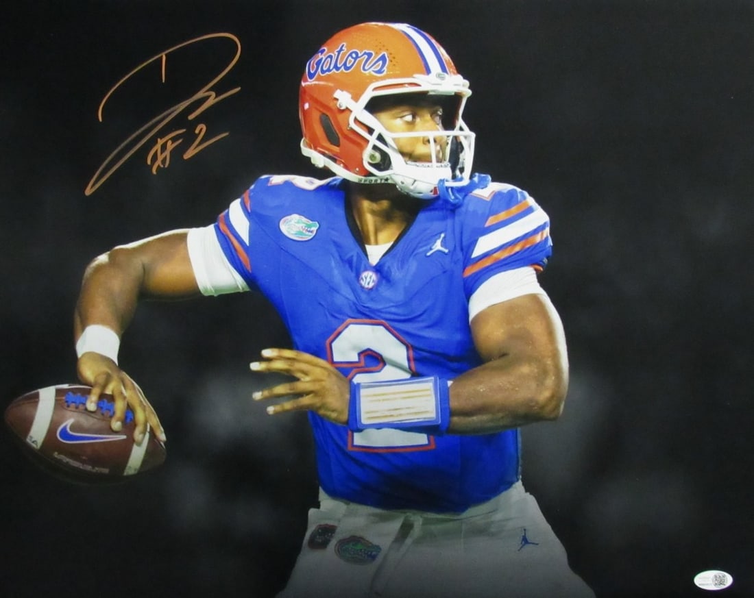 Signed Autographed Photo Gators Florida D J Lagway 196815 JSA 16x20: Signed Autographed Photo Gators Florida D J Lagway 196815 JSA 16x20 Signed by D.J. Lagway, a legendary figure in Florida Gators football history, this 16x20 photo captures a moment in time that will b