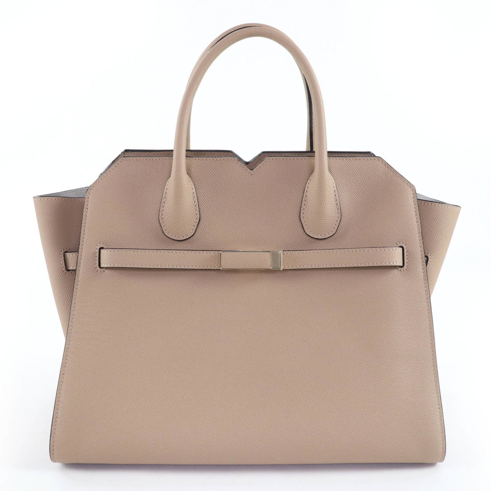 VALEXTRA Handbag Grayish: VALEXTRA Handbag Grayish Brand new Valextra Country of Origin: Italy Handbag in Grayish Color. This Italian-made handbag boasts a stylish grayish hue and sleek design, measuring 27cm x 32cm x 17cm.