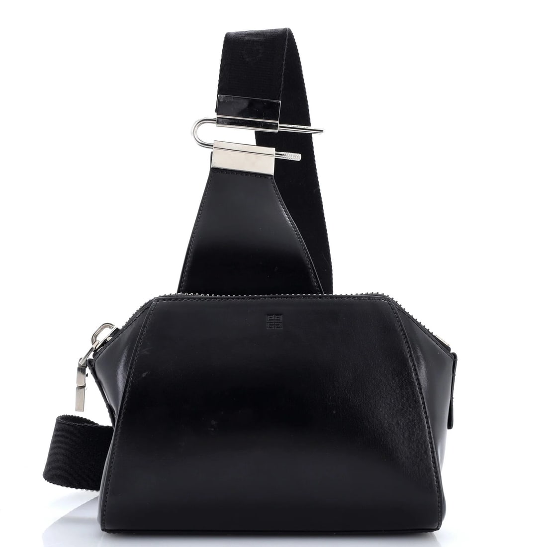 U Crossbody Bag Leather Givenchy Antigona: U Crossbody Bag Leather Givenchy Antigona Black leather Givenchy Antigona U Crossbody Bag with silver hardware, featuring a unique belt bag style and a classic design. The bag has a very good