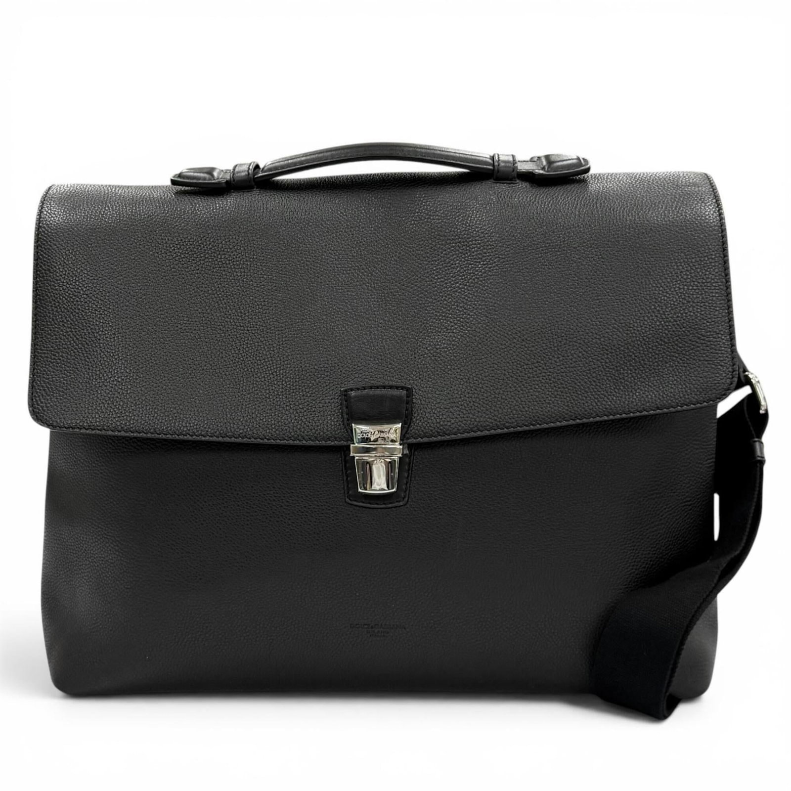 DOLCE & GABBANA Briefcase Leather: DOLCE & GABBANA Briefcase Leather Black leather briefcase from Dolce & Gabbana, made in Italy, with dimensions 30cm x 37cm x 11cm. In like new condition, with only the faintest traces of wear, this br