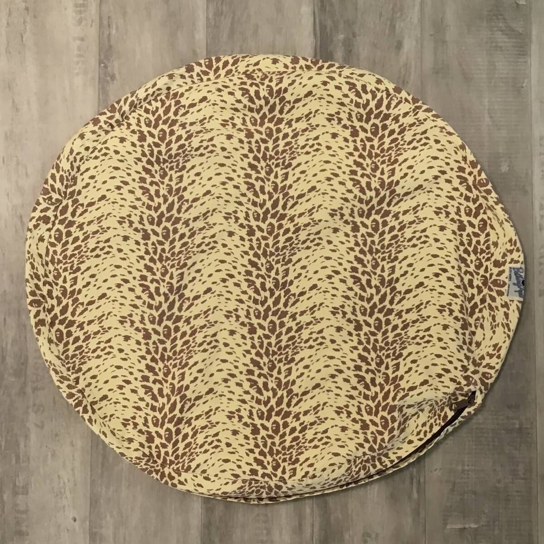 Big Vintage Ape Bathing Collectible Camo Leopard Cushion Cover (1 of 6)
