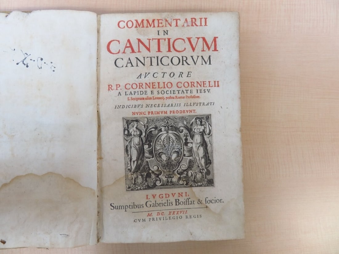 CORNELIUS A LAPIDE Commentarii in Canticum Canticorum 1st 1637 Lyon Hardcover: CORNELIUS A LAPIDE Commentarii in Canticum Canticorum 1st 1637 Lyon Hardcover Item Specifics: Binding: Vellum Language: Latin Signed: No Special Attributes: 1st Edition Region: Europe Author: Corneliu