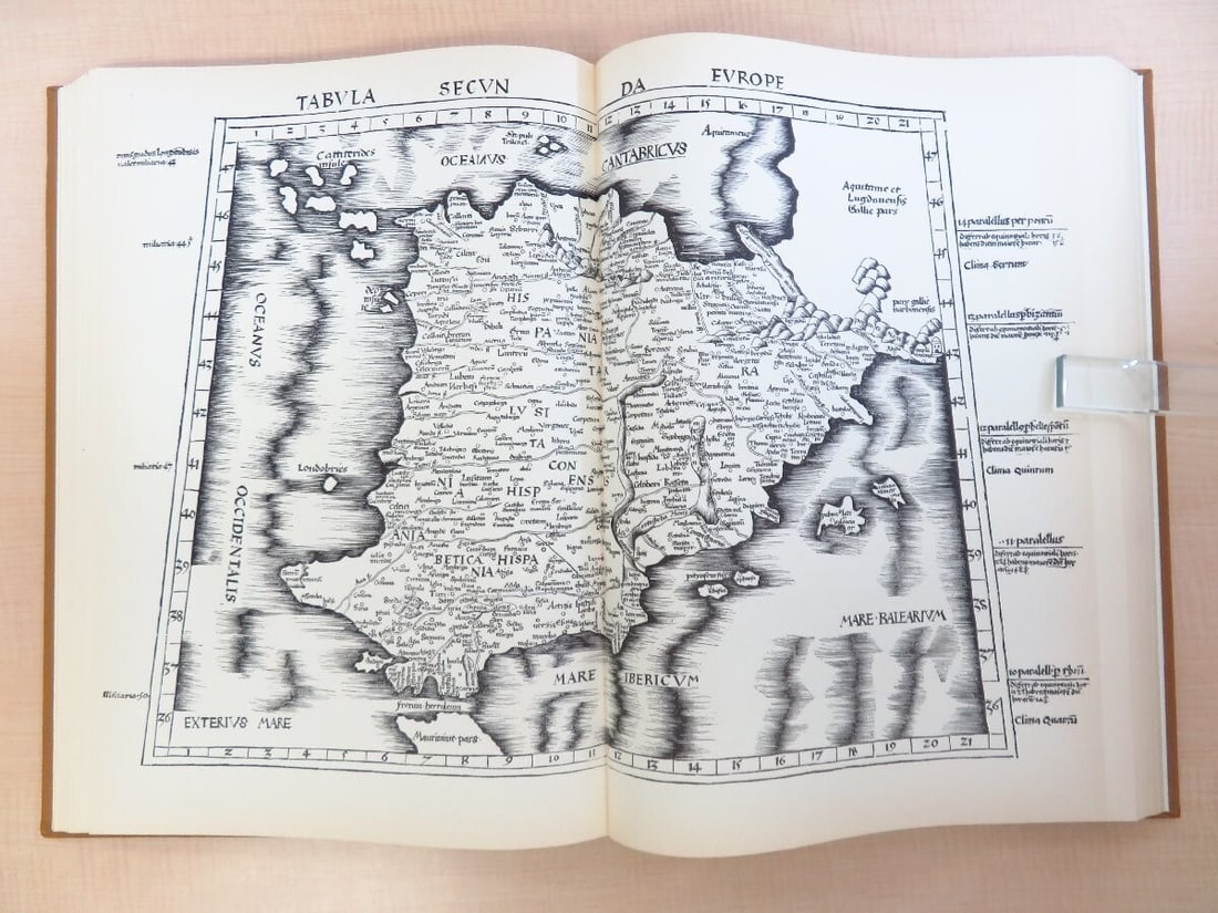 Geographia by Claudius Ptolemaeus - Facsimile Edition, 1513 Strasbourg, 1966: Geographia by Claudius Ptolemaeus - Facsimile Edition, 1513 Strasbourg, 1966 Item Specifics: Binding: Hardcover Language: English Signed: No Special Attributes: Illustrated Region: Europe Author:
