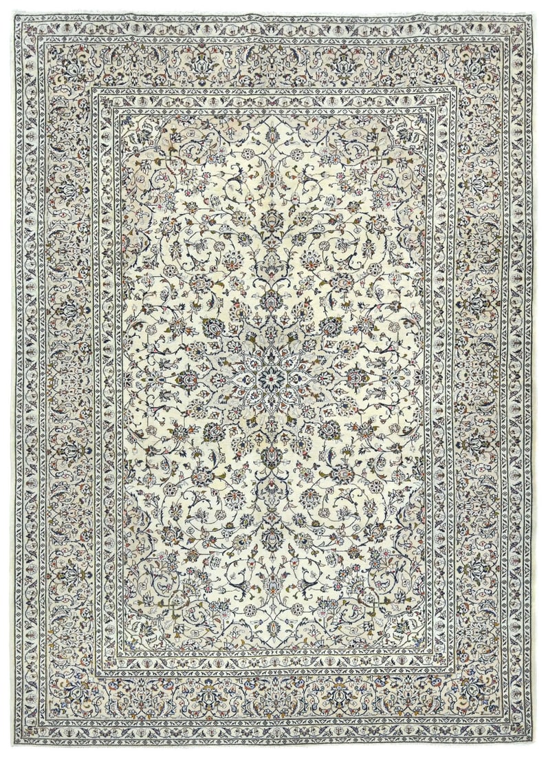 8X11 Vintage Oriental Rug Classic Floral Design Home Decor Carpet Hand-Knotted: 8X11 Vintage Oriental Rug Classic Floral Design Home Decor Carpet Hand-Knotted Hand-knotted in wool, this 8'1" x 11'0" vintage Oriental rug boasts a classic floral design in a rich color palette featu