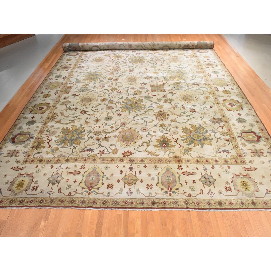 Hand knotted wool rug Mansion size 16'7"x27" Ivory Egyptian Sultanabad: Hand knotted wool rug Mansion size 16'7"x27" Ivory Egyptian Sultanabad Hand-knotted in wool, this majestic 16'7"x27'0" Ivory Egyptian Sultanabad rug boasts an all-over regional design, characteristic 