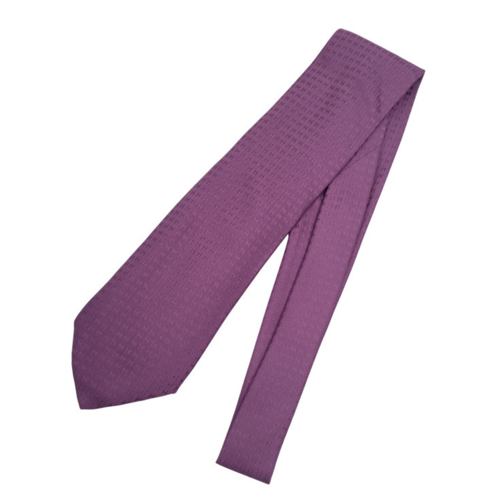 HERMES Cravat Silk: HERMES Cravat Silk Silk cravat from the renowned French fashion house Hermes, boasting a rich purple hue and elegant 9cm width. The item measures 145.5cm in length and is made from high-quality silk, 