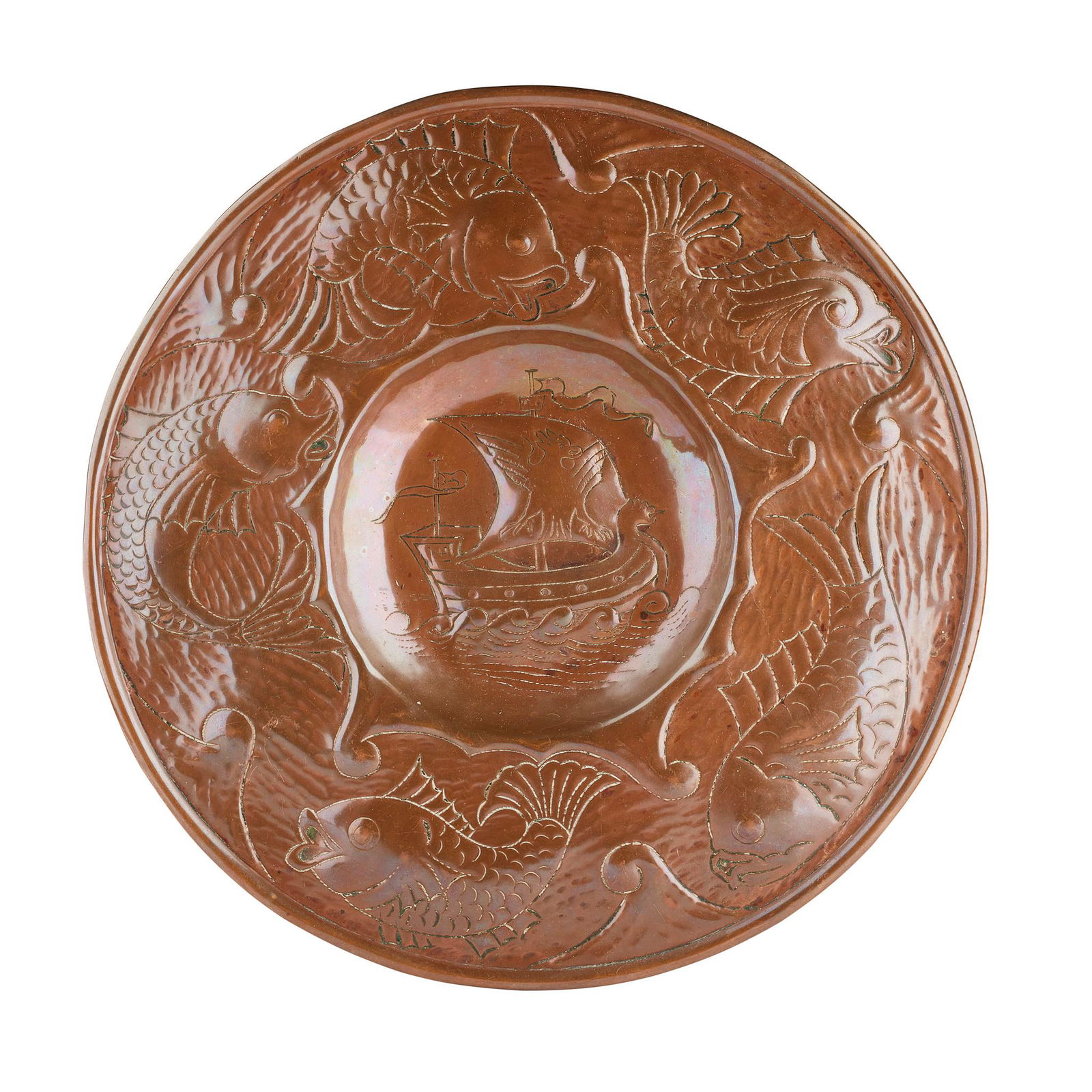 ATTRIBUTED TO JOHN PEARSON AFTER WILLIAM DE MORGAN ARTS: ATTRIBUTED TO JOHN PEARSON AFTER WILLIAM DE MORGAN ARTS & CRAFTS COPPER CHARGER, CIRCA 1900 repoussÃ©-decorated with a galleon in full sail, enclosed by a band of swimming fish (28.5cm diameter)