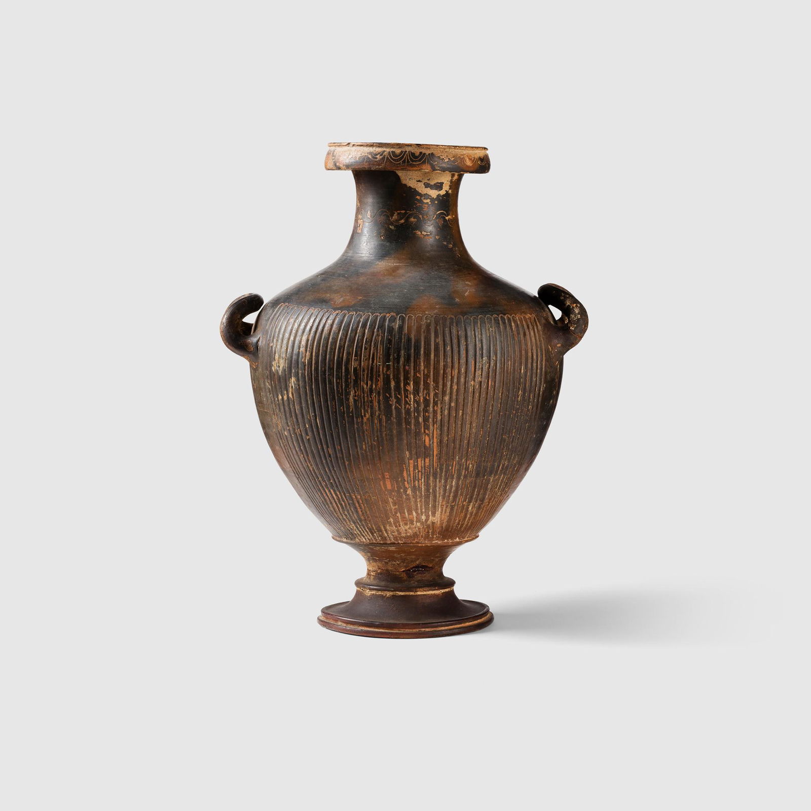 GNATHIAN WARE HYDRIA SOUTHERN ITALY, C. 3RD CENTURY (1 of 4)
