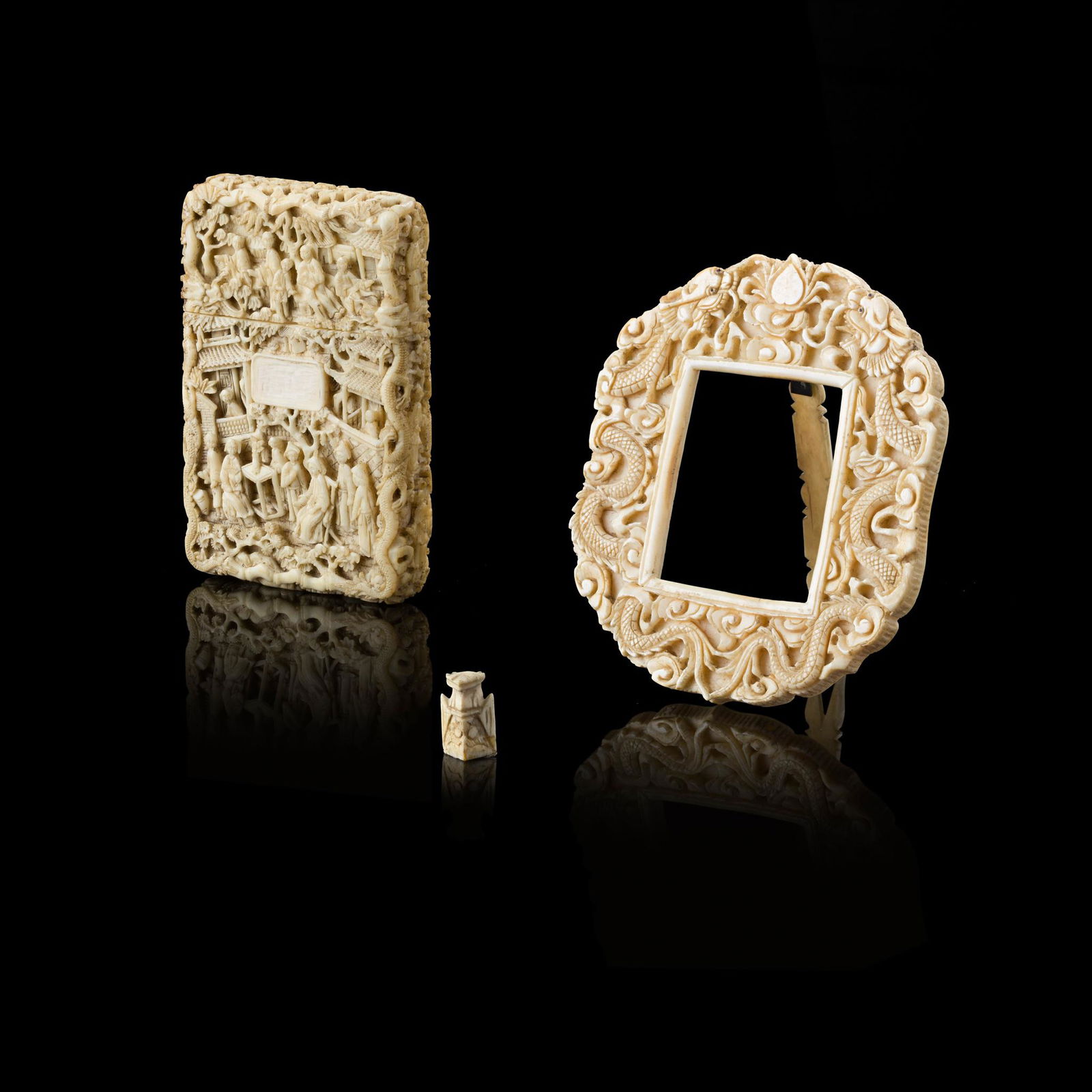 Y GROUP OF THREE CARVED IVORY ARTICLES QING DYNASTY, (1 of 2)