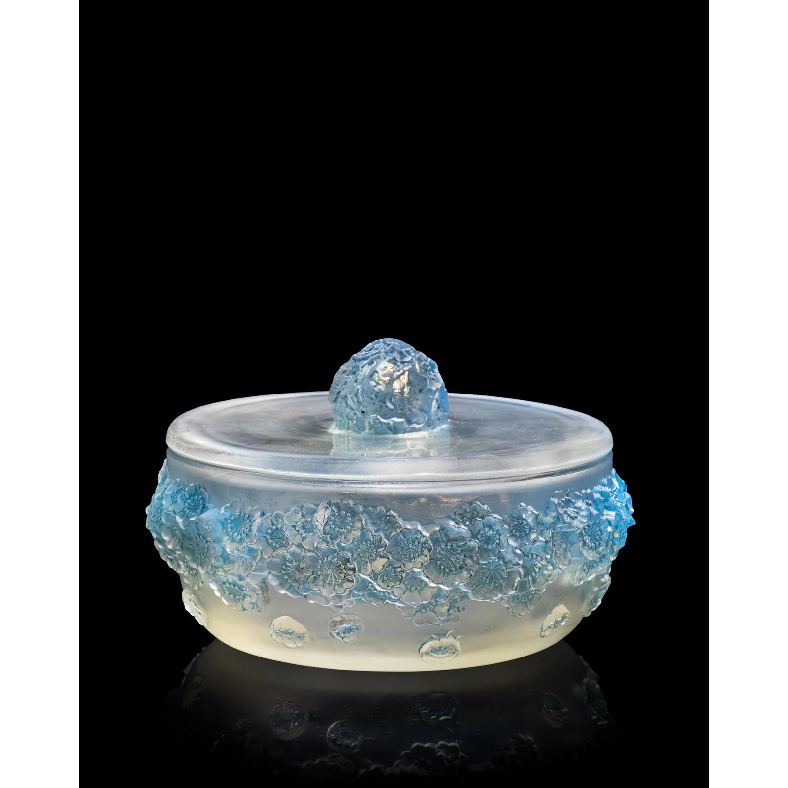 René Lalique (French 1860-1945) PRIMEVÈRES BOX, NO. 77: René Lalique (French 1860-1945) PRIMEVÈRES BOX, NO. 77 designed 1927 opalescent and blue stained intaglio R. LALIQUE, wheel-engraved FRANCE (16.5cm I6 1/2in) diameter)