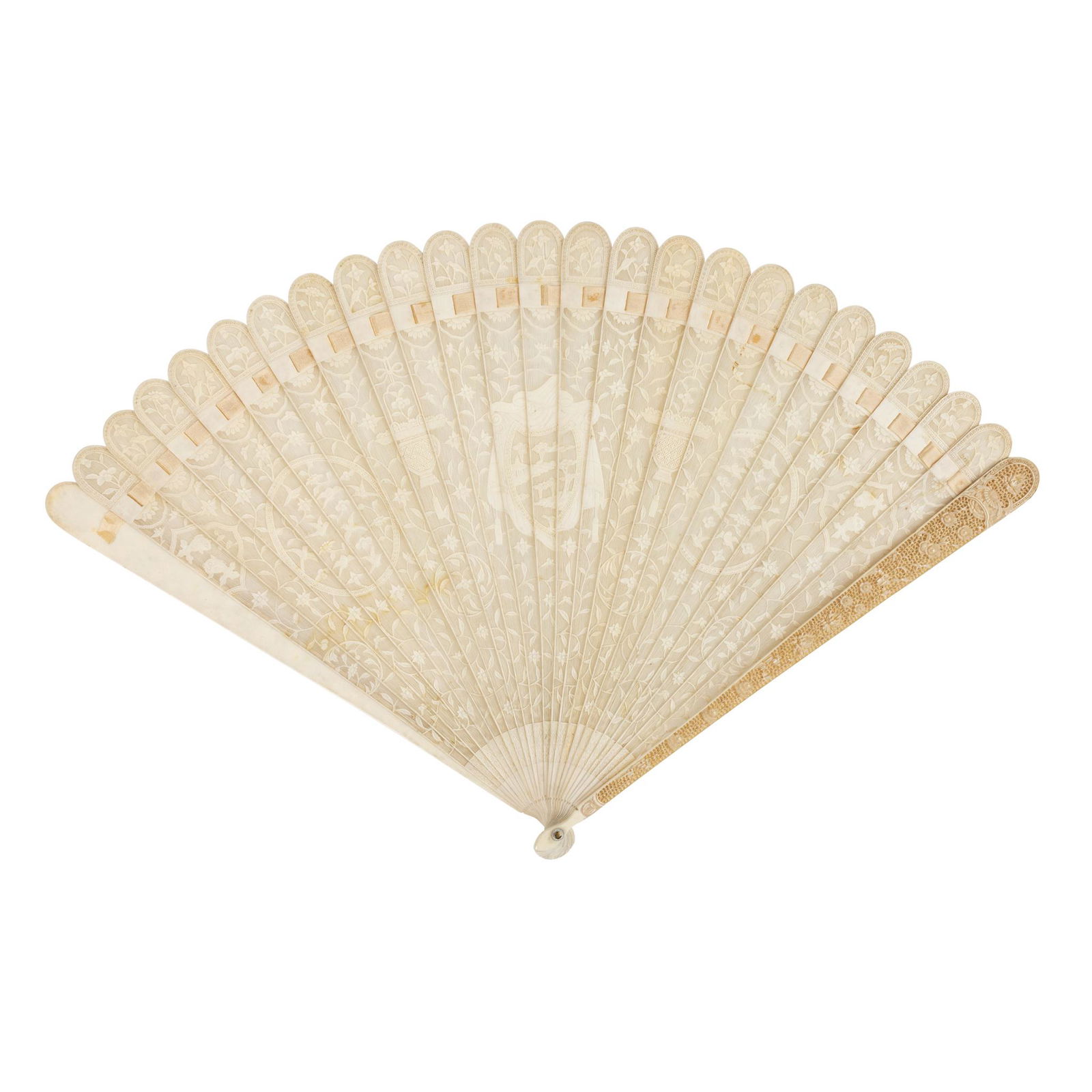 Y IVORY BRISÉ FAN QING DYNASTY, 18TH-19TH CENTURY (1 of 2)