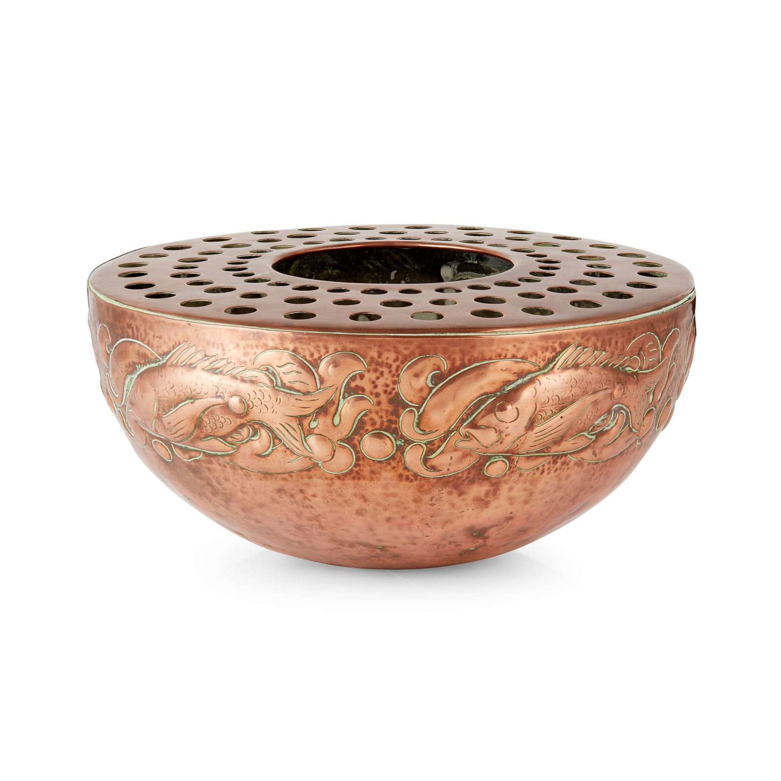 NEWLYN SCHOOL, MANNER OF JOHN PEARSON ARTS & CRAFTS FLOWER BOWL & COVER, CIRCA 1900: NEWLYN SCHOOL, MANNER OF JOHN PEARSON ARTS & CRAFTS FLOWER BOWL & COVER, CIRCA 1900 copper, stamped to base NEWLYN (25.5cm diameter)