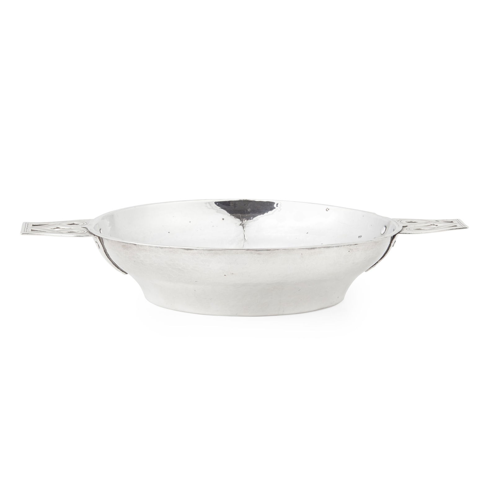 BIRMINGHAM GUILD OF HANDICRAFT LTD. ARTS & CRAFTS QUAICH, BIRMINGHAM 1897 (1 of 3)