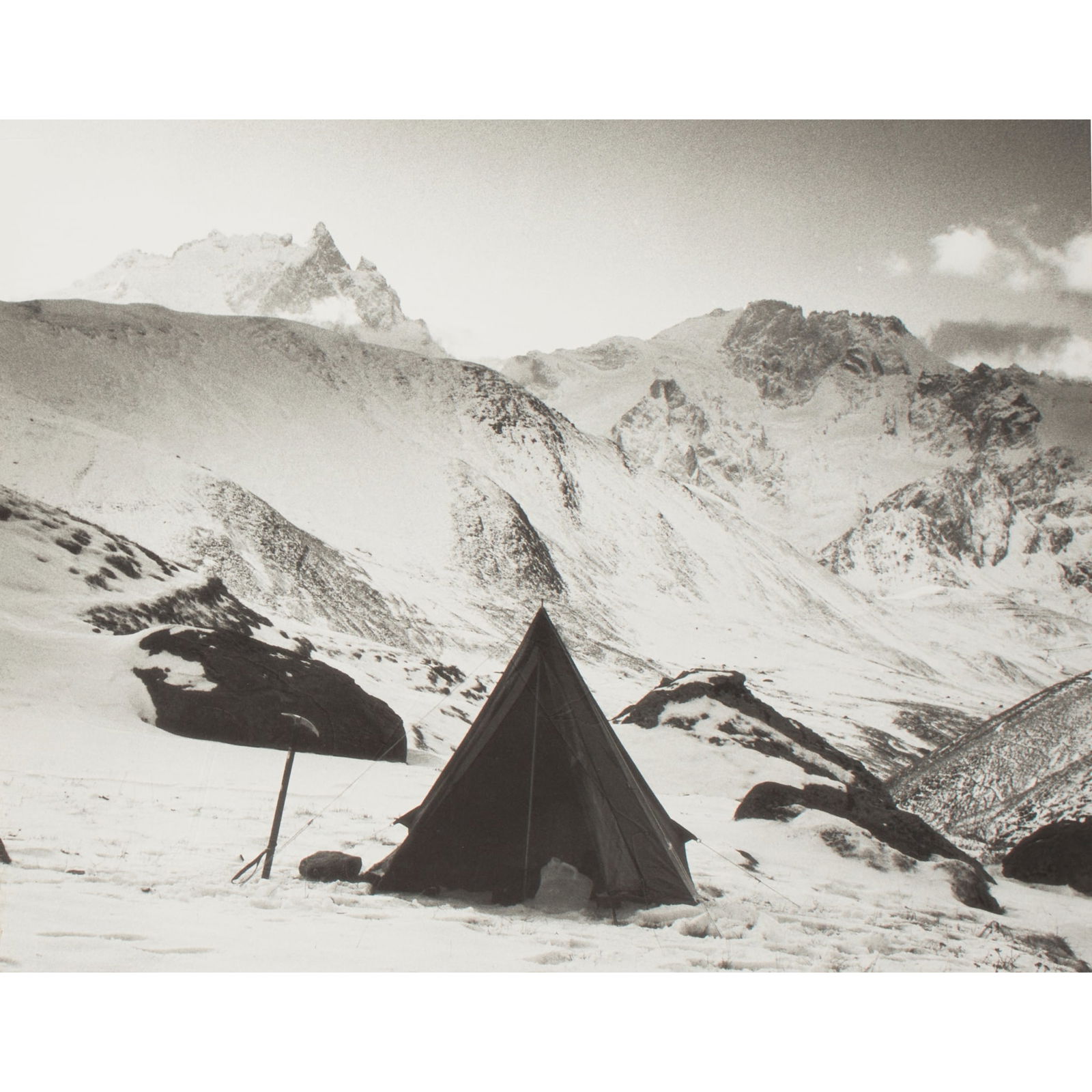 § RICHARD LONG (BRITISH 1945-): RICHARD LONG (BRITISH 1945-) WALKING AND SLEEPING - 2003 The complete artist's book with twenty-six pages of letterpress and eleven off-set lithographs after photographs, 20/58, signed and numbered in
