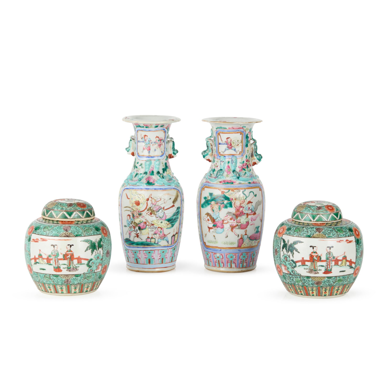 GROUP OF FOUR CHINESE FAMILLE ROSE AND FAMILLE VERTE WARES: GROUP OF FOUR CHINESE FAMILLE ROSE AND FAMILLE VERTE WARES QING DYANSTY, 19TH CENTURY 清 粉彩堆塑螭龍瑞獅耳對瓶 及 綠